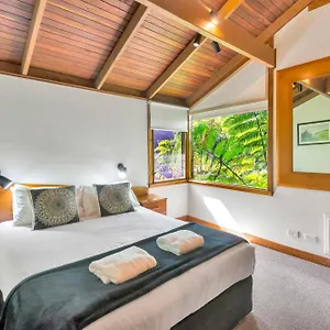 The Oasis And Treetop Aparthotel